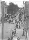 Третій приїзд Митрополита Андрея Шептицького до Бібрки в 1932 році. Урочистий кортеж на центральній вулиці міста