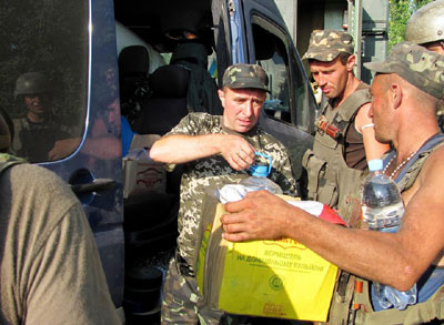 Збір продуктів харчування та речей першої необхідності для українських солдатів у Бібрці